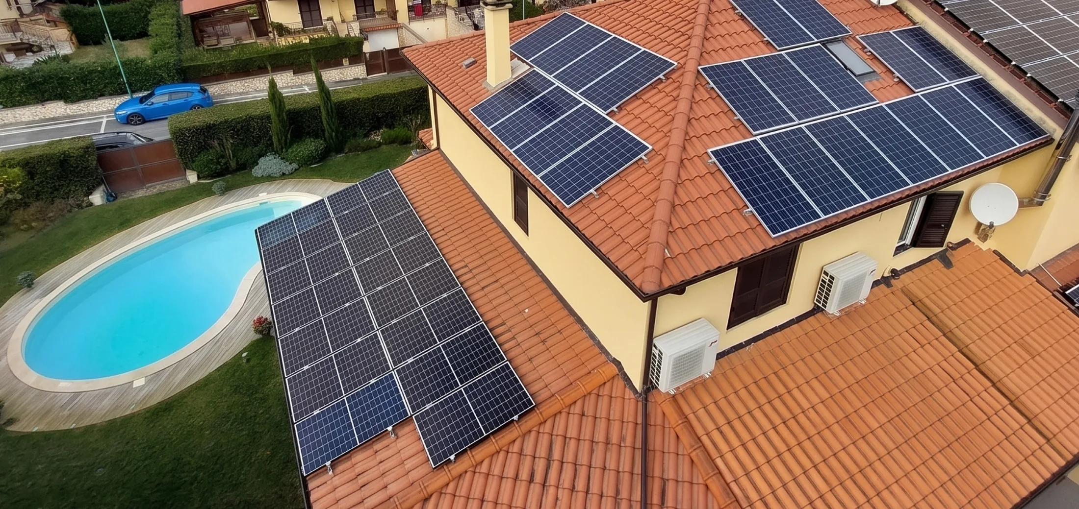 GEON - Villa con pannelli solari sul tetto